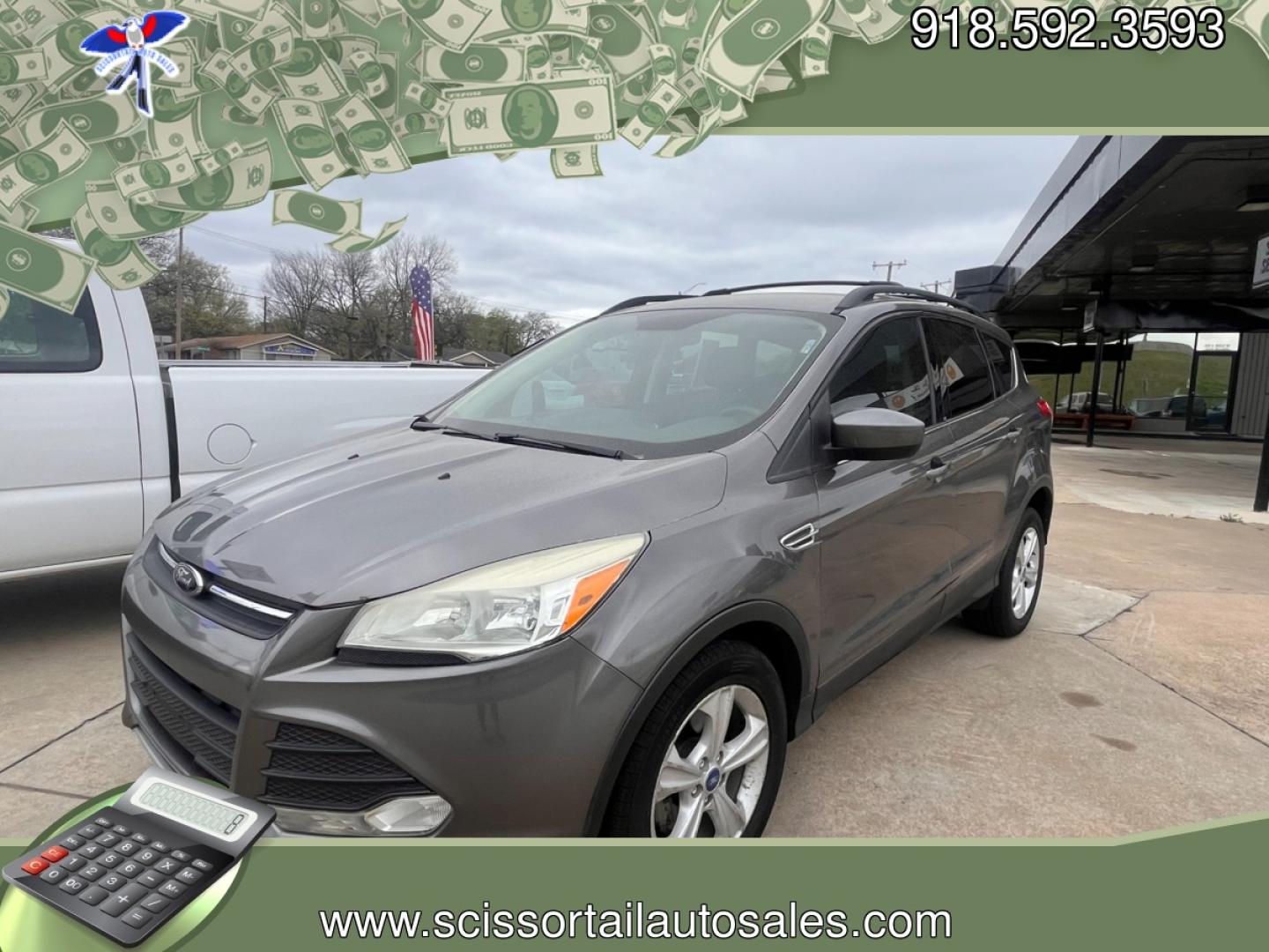 2013 GRAY FORD ESCAPE SE SE FWD (1FMCU0GX4DU) with an 1.6L L4 DOHC 16V engine, 6-Speed Automatic transmission, located at 8101 E. Skelly Dr., Tulsa, OK, 74129, (918) 592-3593, 36.121891, -95.888802 - Photo#0